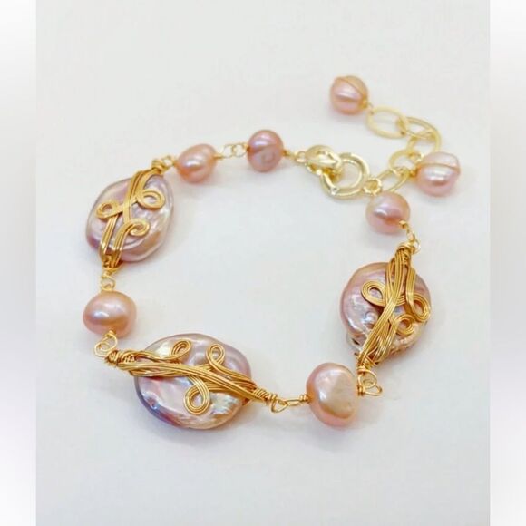 Elegant Gold and Pink Pearl Bracelet Q112 - Picture 1 of 5